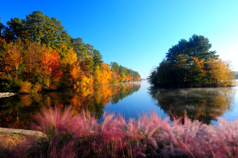 Woodlake neighborhood wraps itself around the western shore of the Swift Creek Reservoir